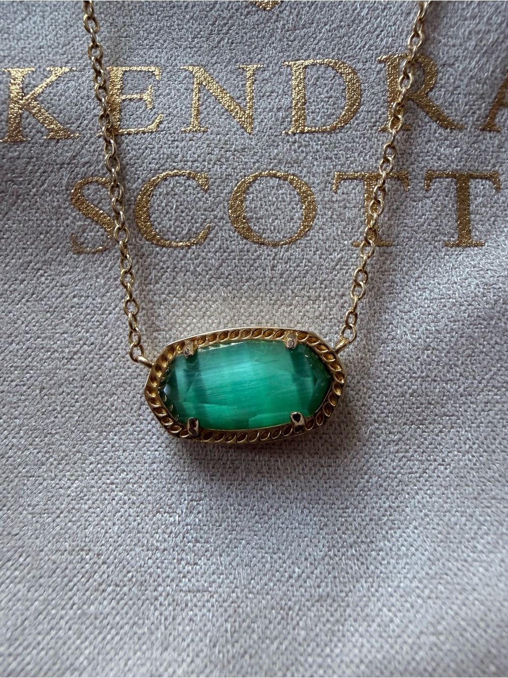 Kendra Scott Gold Necklace with emerald stone - Picture 3 of 6